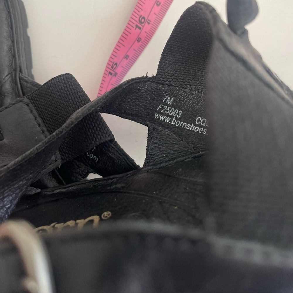 Born Belluno T-strap leather black sandals - Picture 6 of 6